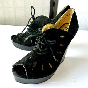Seychelles Hot and Bothered suede wedges black, 8.5